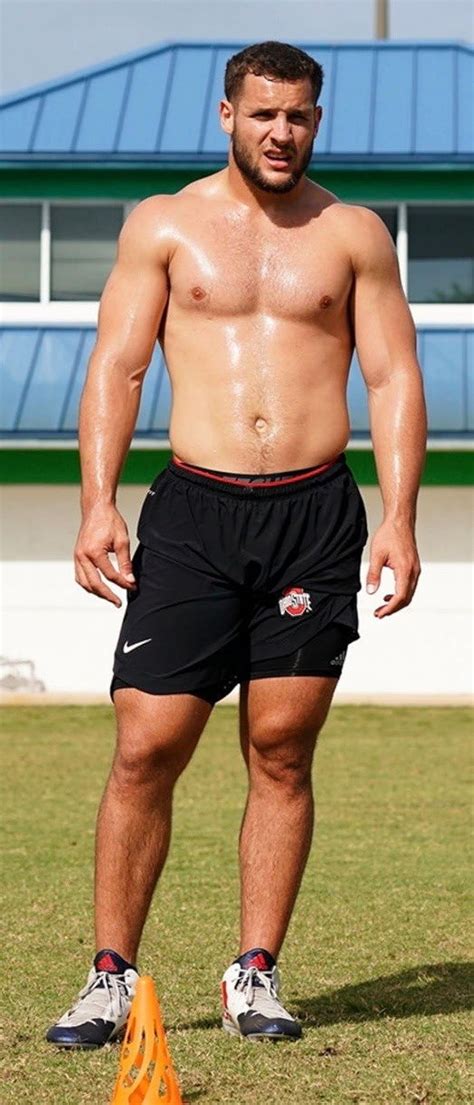 Physique nick bosa - Nick Bosa is a professional American football player who currently plays as a defensive end for the San Francisco 49ers in the National Football League (NFL). He was drafted second overall by the 49ers in the 2019 NFL Draft, following a highly successful college football career at Ohio State University.